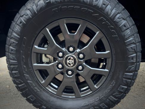 Used 2025 Toyota 4Runner SR5 image 22