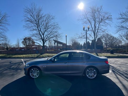 Used 2011 BMW 550i Sedan image 14