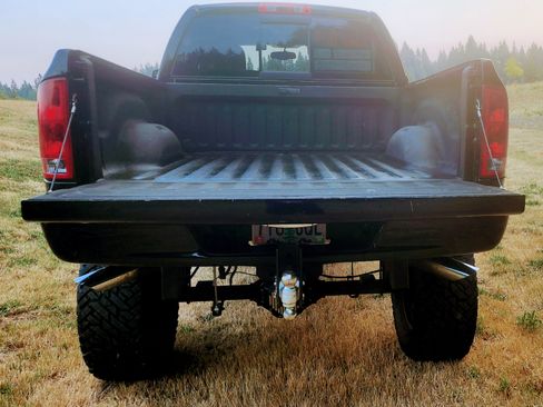 Used 2005 Dodge Ram 1500 Truck SLT image 17