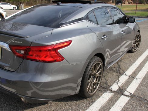 Used 2016 Nissan Maxima Platinum w/ Interior Lighting Package image 15