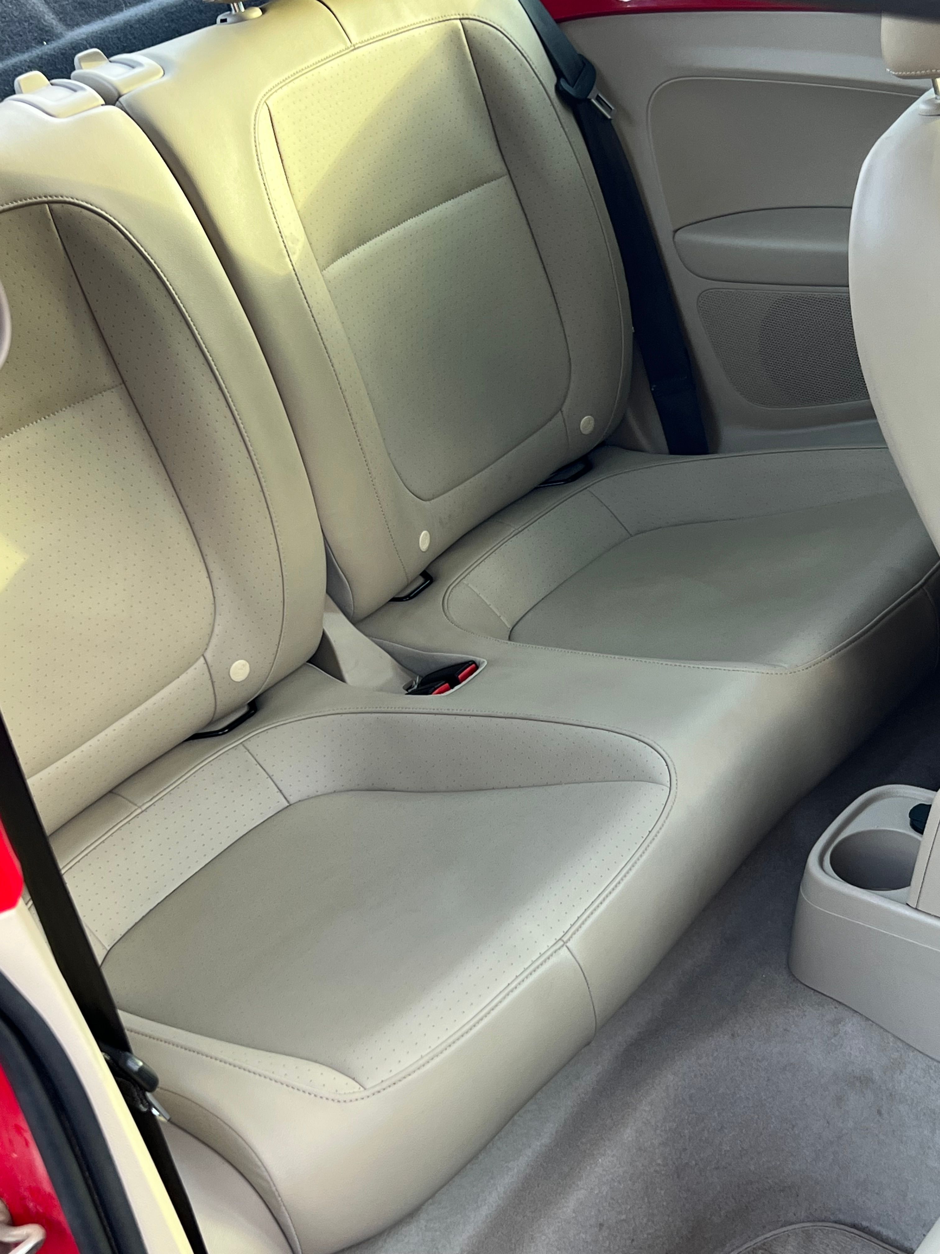 Used 2015 Volkswagen Beetle TDI FWD image 13
