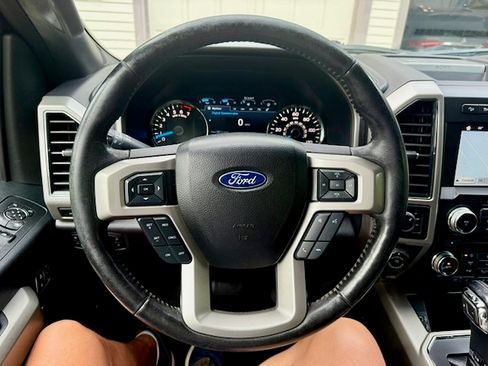 Used 2017 Ford F150 Lariat w/ Equipment Group 502A Luxury AWD/4WD image 28