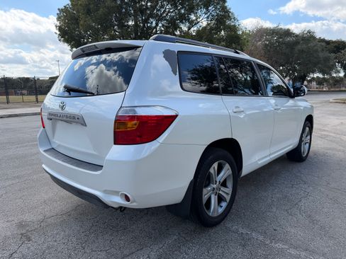 Used 2010 Toyota Highlander SE image 8