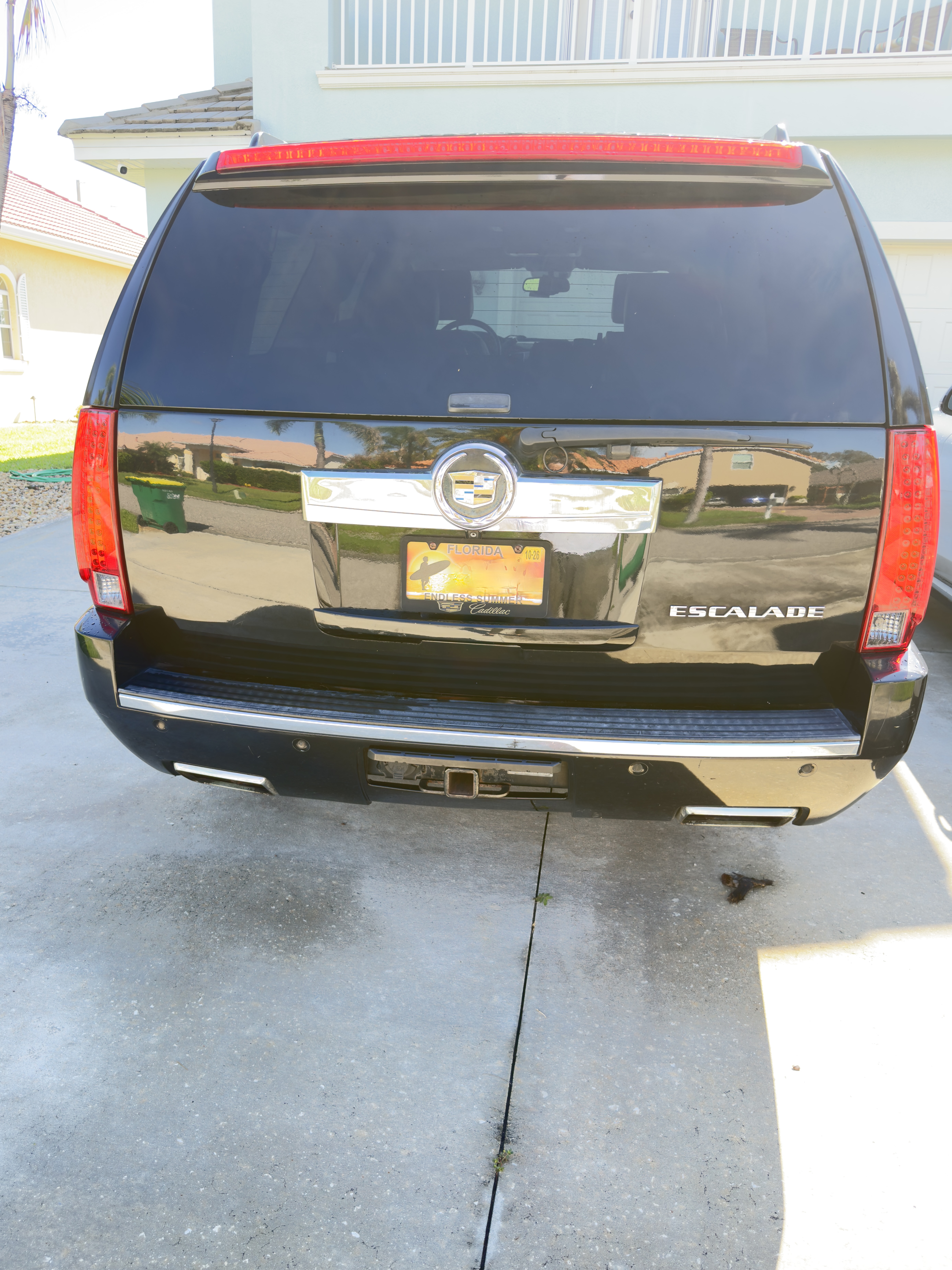 Used 2012 Cadillac Escalade ESV Platinum AWD/4WD image 2