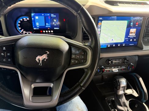 Used 2024 Ford Bronco Wildtrak image 16