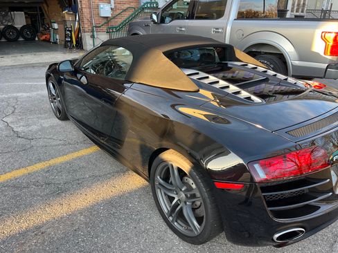 Used 2011 Audi R8 V10 image 10