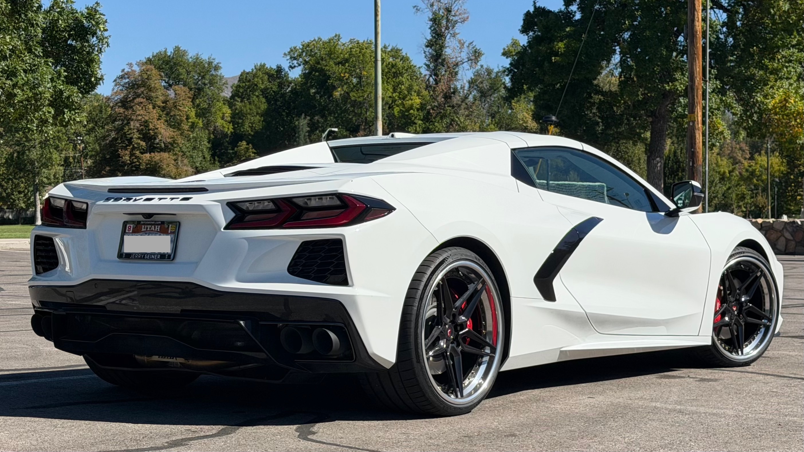 Used 2024 Chevrolet Corvette Stingray Premium Conv w/ Z51 Performance Package RWD image 8