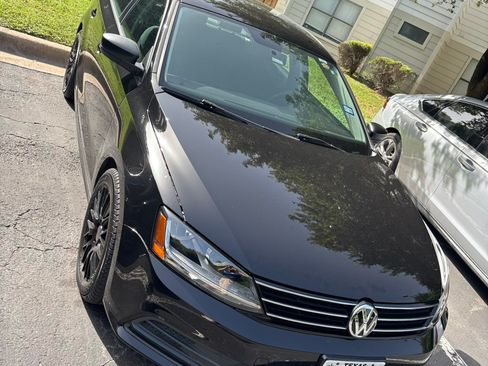 Used 2016 Volkswagen Jetta S FWD image 2
