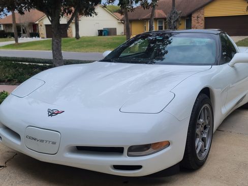 Used 1997 Chevrolet Corvette Coupe w/ Memory Pkg image 4
