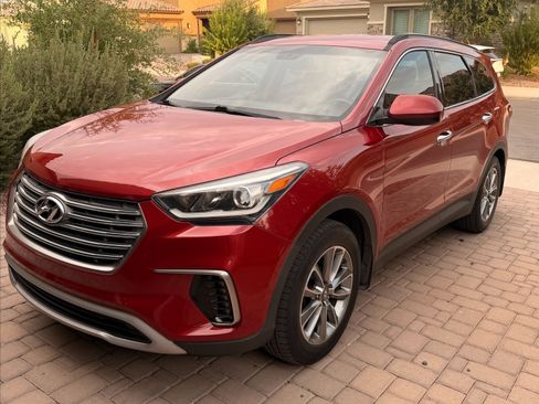 Used 2018 Hyundai Santa Fe SE AWD/4WD image 2