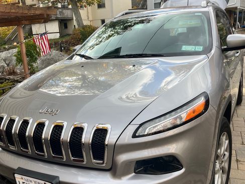 Used 2017 Jeep Cherokee Latitude w/ True North Edition image 1