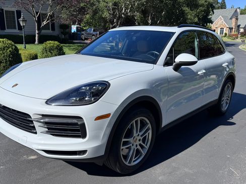 Used 2022 Porsche Cayenne AWD/4WD image 5