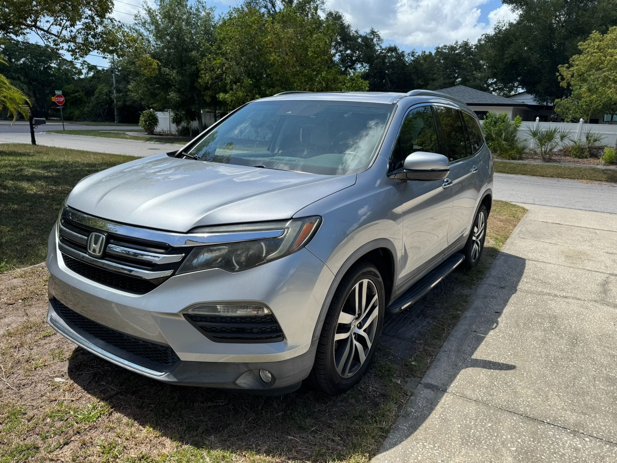 Used 2016 Honda Pilot Touring image 1
