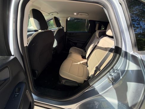 Used 2022 Ford Escape SE w/ Convenience Package FWD image 9