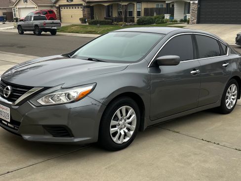 Used 2018 Nissan Altima 2.5 S w/ S Convenience Package image 4