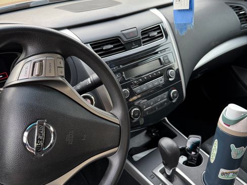 Used 2015 Nissan Altima 2.5 S w/ Power Driver Seat Package image 2