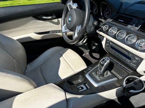 Used 2009 BMW Z4 sDrive35i RWD image 15