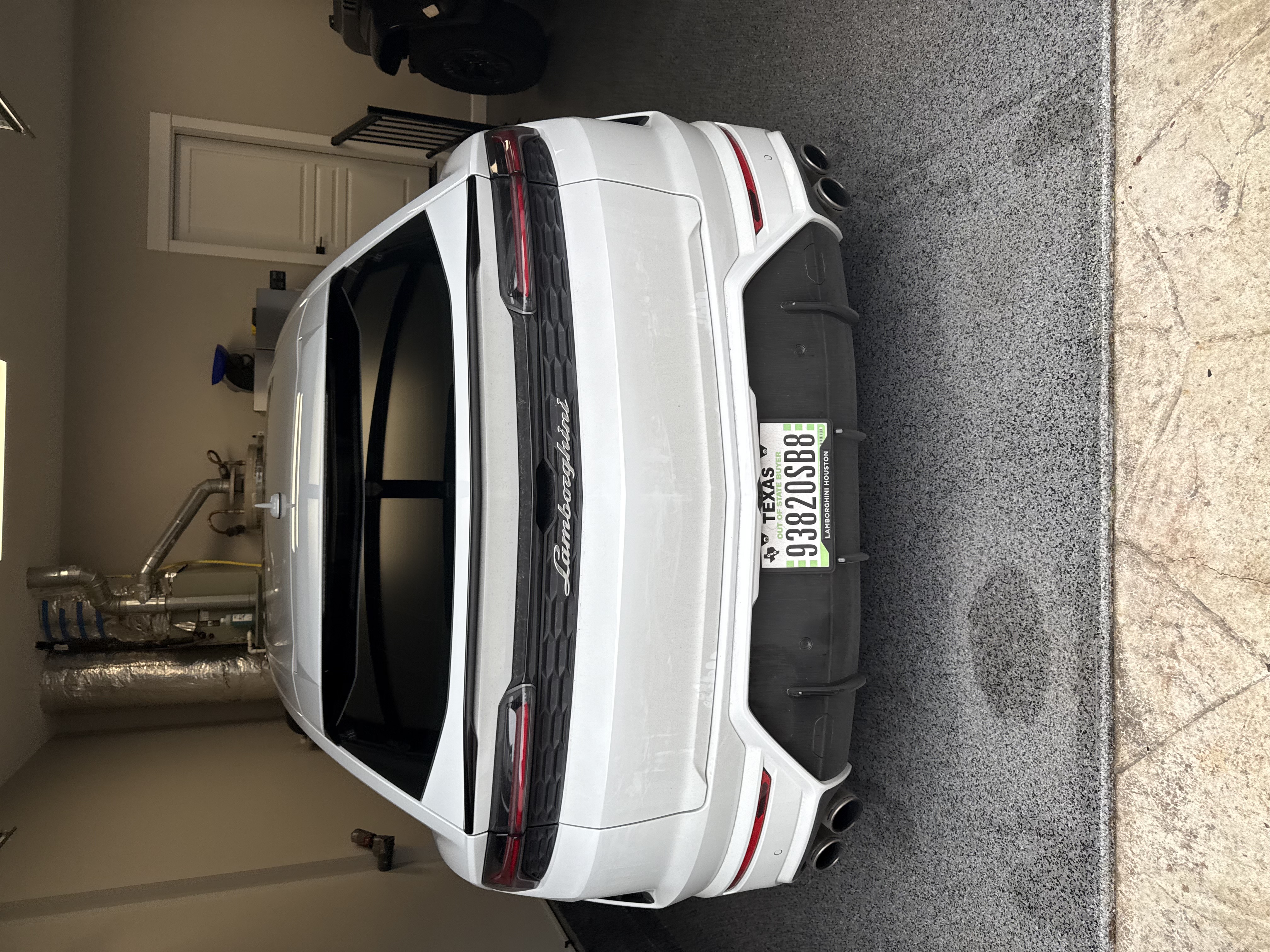 Used 2025 Lamborghini Urus SE AWD/4WD image 4