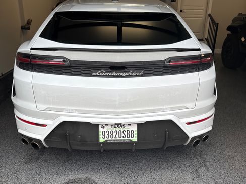 Used 2025 Lamborghini Urus SE AWD/4WD image 4