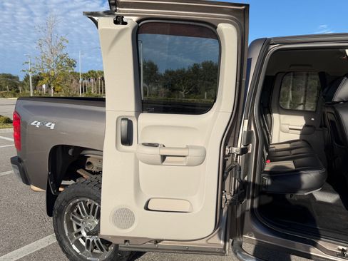 Used 2012 Chevrolet Silverado 2500 W/T w/ Snow Plow Prep Package image 22