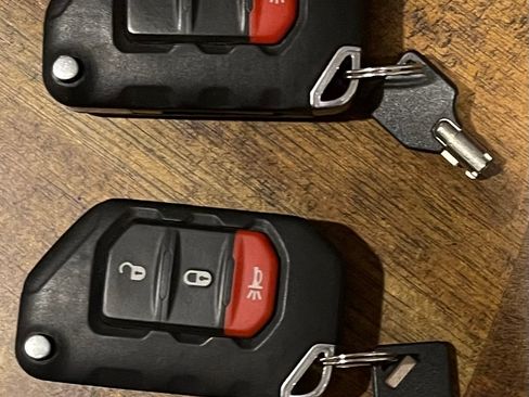 Used 2018 Jeep Wrangler Unlimited Sahara AWD/4WD image 31