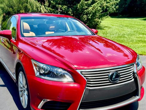 Used 2017 Lexus LS 460 AWD w/ Comfort Package image 2