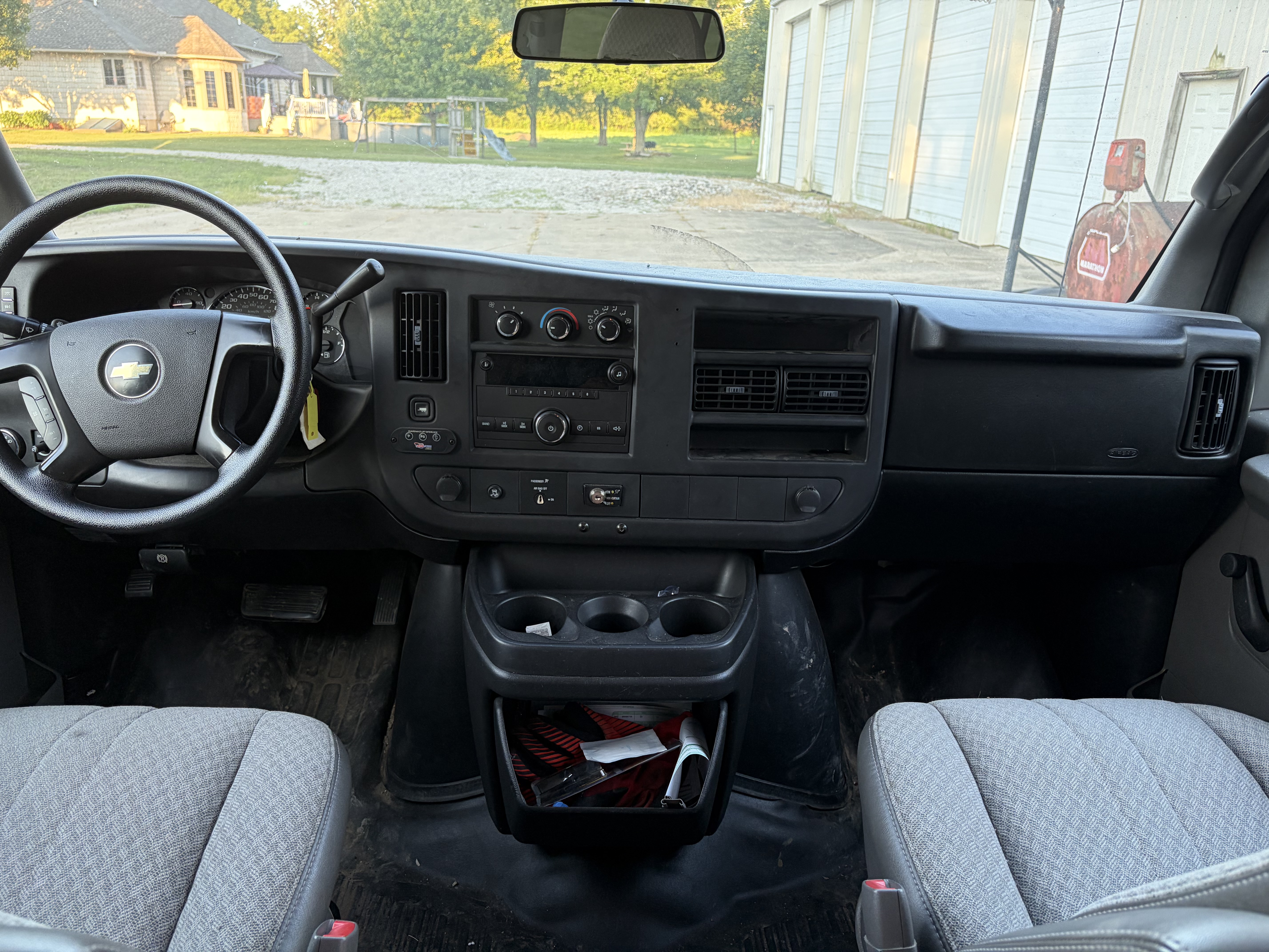 Used 2009 Chevrolet Express 3500 Extended Passenger RWD image 5