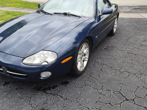 Used 2002 Jaguar XK8 Convertible image 1