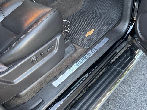 Used 2013 Chevrolet Avalanche LTZ AWD/4WD image 12