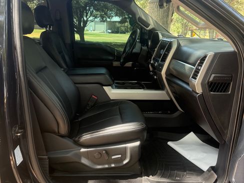 Used 2020 Ford F350 Lariat w/ Lariat Ultimate Package AWD/4WD image 11