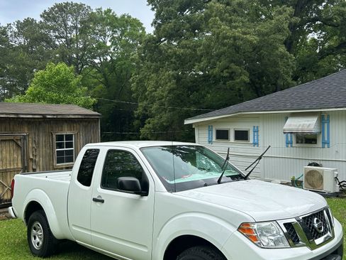 Used 2017 Nissan Frontier S image 6