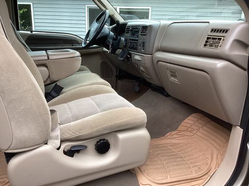 Used 2003 Ford F350 XLT image 16
