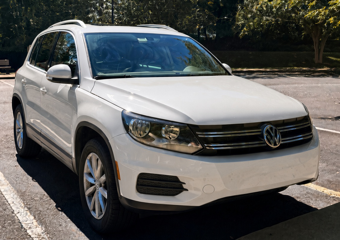 Used 2017 Volkswagen Tiguan Wolfsburg Edition FWD image 1