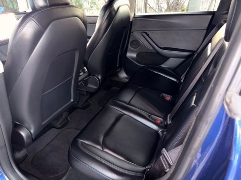 Used 2023 Tesla Model Y Long Range image 17