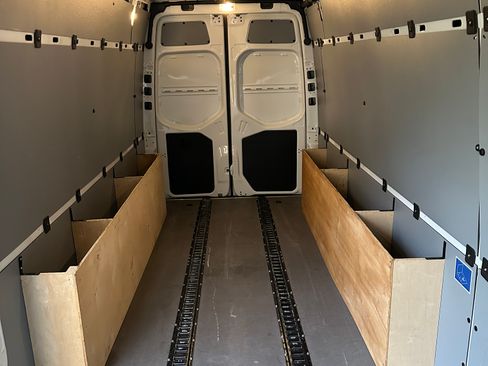 Used 2021 Mercedes-Benz Sprinter 2500 image 24