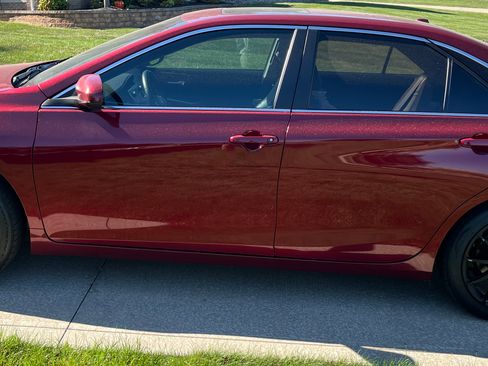 Used 2015 Toyota Camry XSE image 2