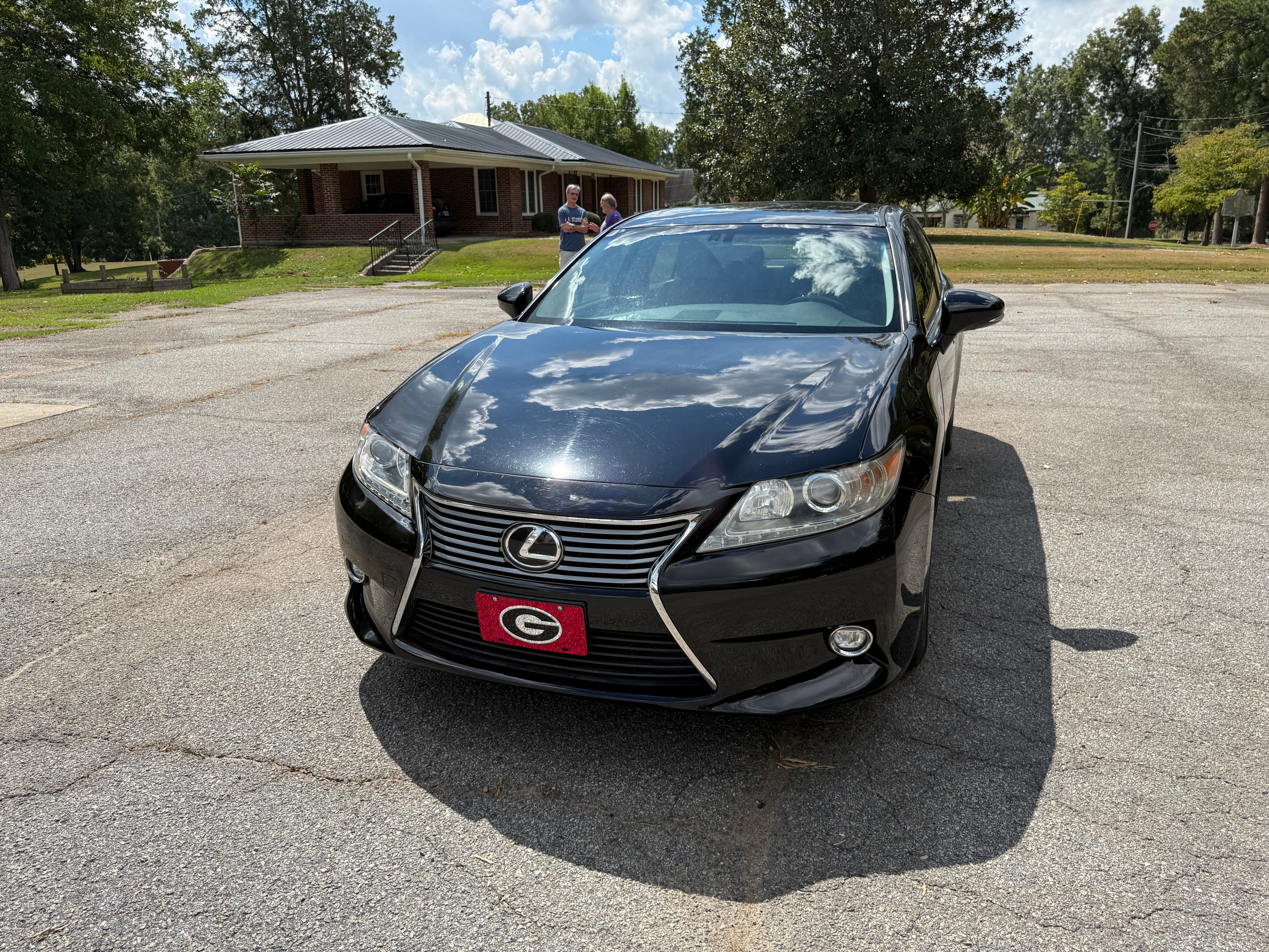 Used 2014 Lexus ES 350 w/ Luxury Package FWD image 2