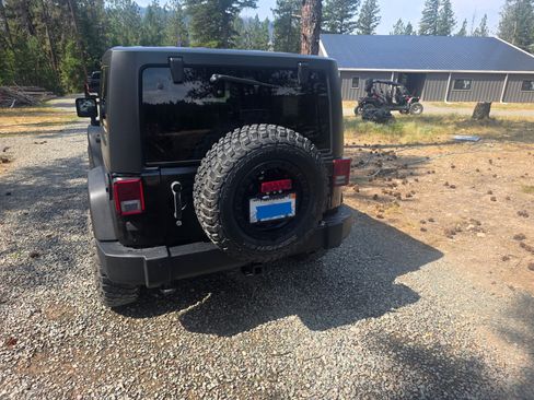 Used 2011 Jeep Wrangler Rubicon w/ PWR Convenience Group AWD/4WD image 4