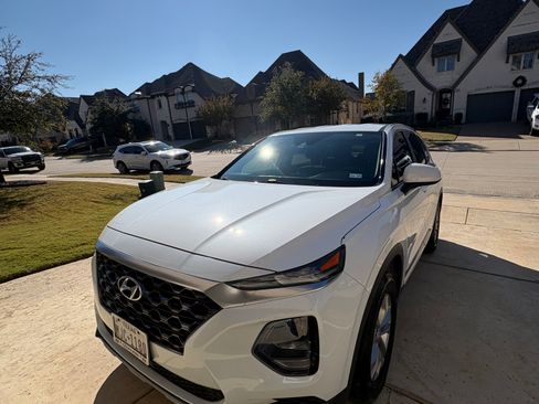 Used 2019 Hyundai Santa Fe SE image 5