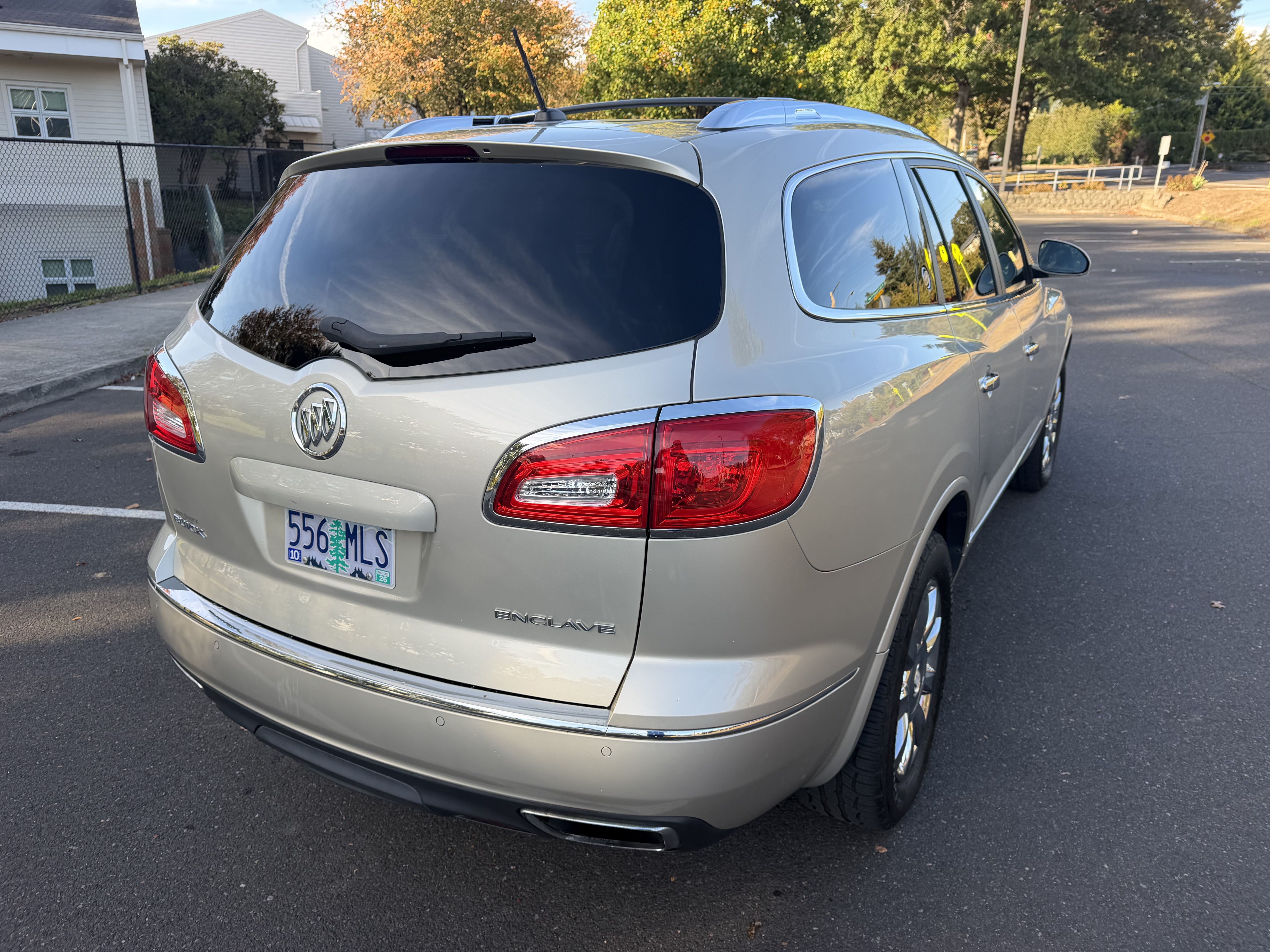Used 2014 Buick Enclave Premium w/ Trailering Provision Package FWD image 11
