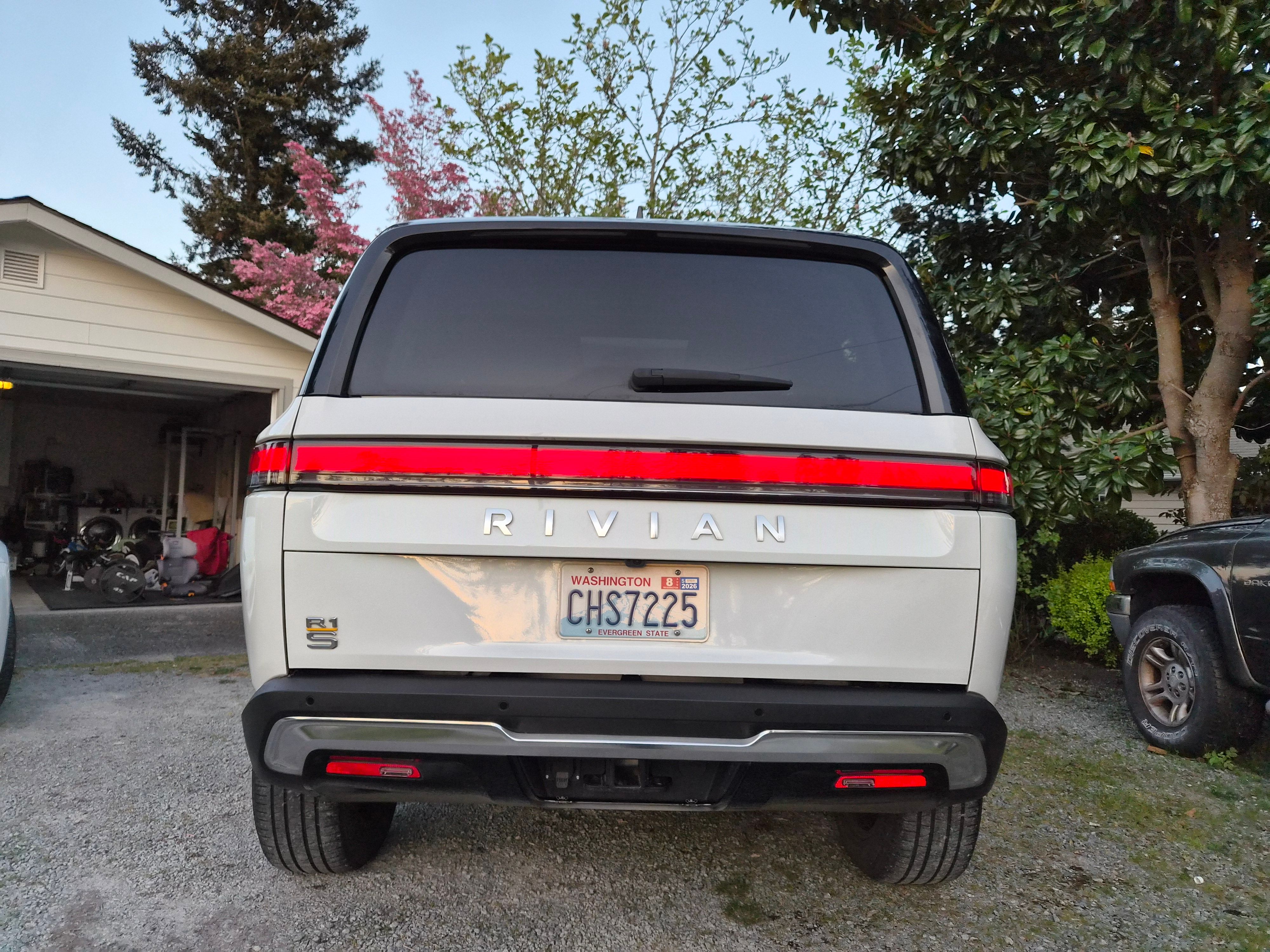 Used 2023 Rivian R1S Adventure AWD/4WD image 30
