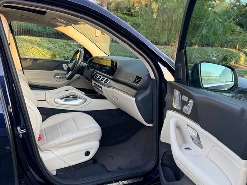 Used 2020 Mercedes-Benz GLS 450 4MATIC image 20