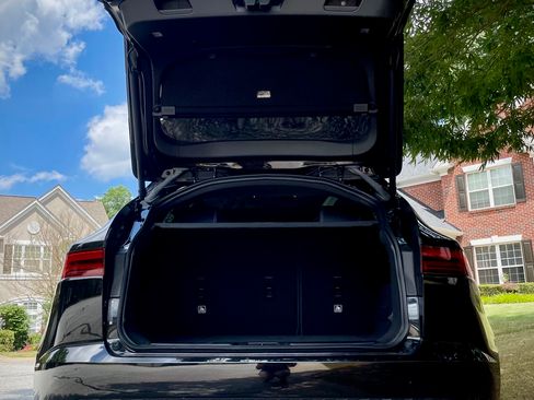 Used 2018 Jaguar E-PACE R-Dynamic SE image 8