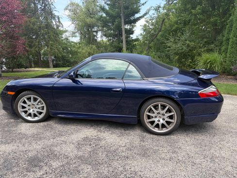 Used 2001 Porsche 911 Carrera 4 AWD/4WD image 2