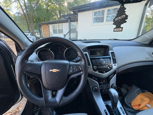 Used 2012 Chevrolet Cruze LS w/ Connectivity Package image 8