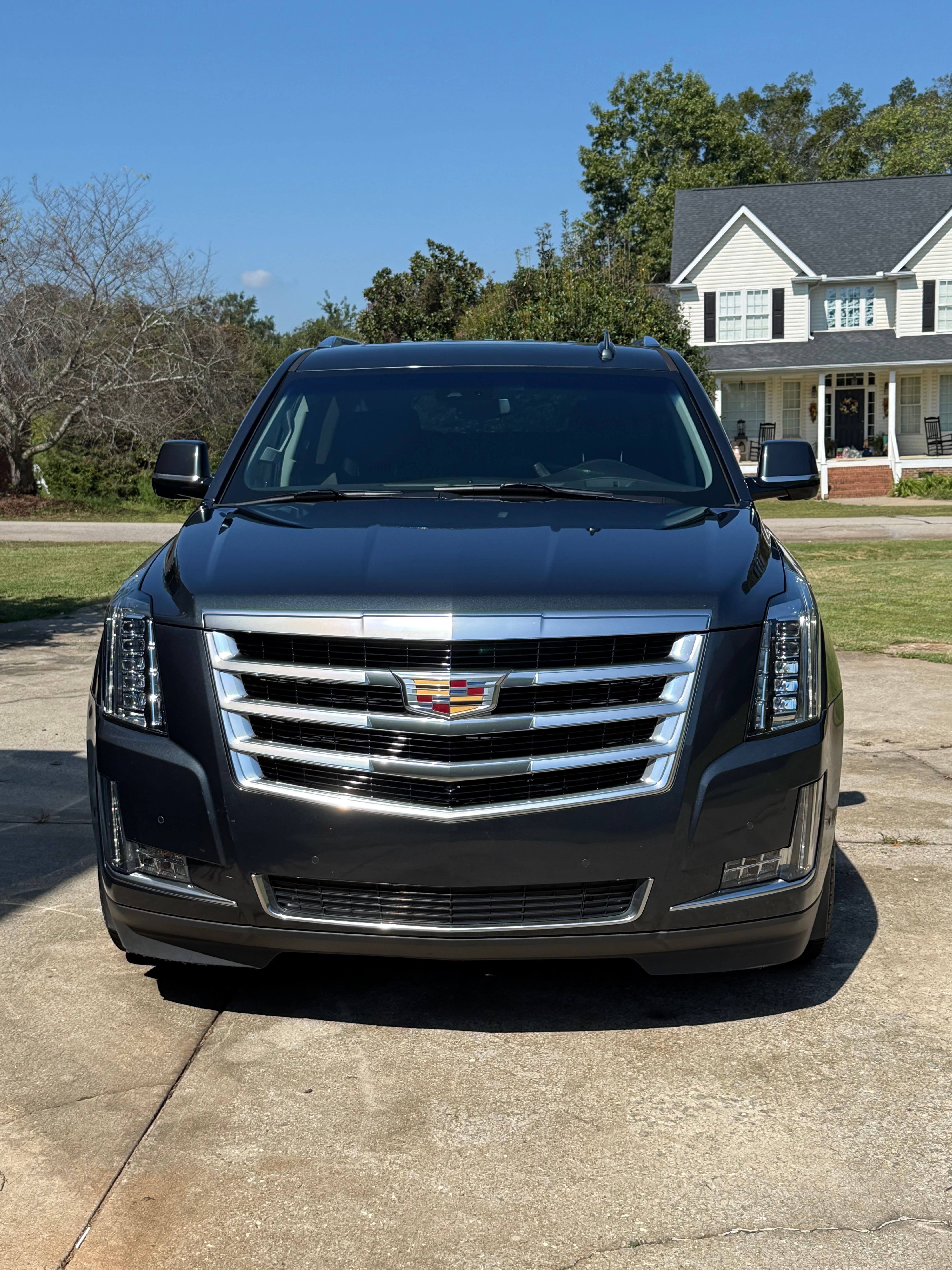 Used 2019 Cadillac Escalade ESV Luxury AWD/4WD image 5