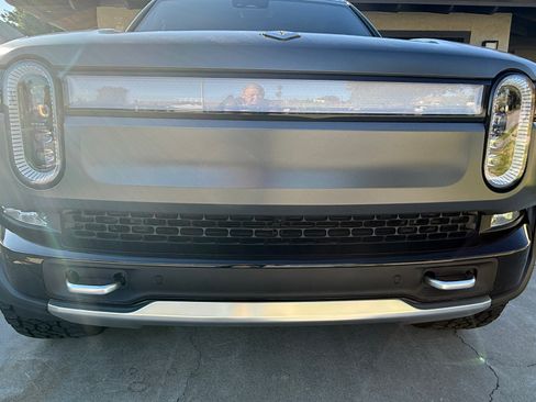 Used 2022 Rivian R1S Launch Edition image 25