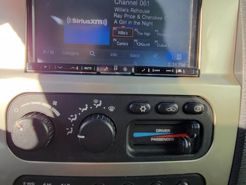 Used 2004 Dodge Ram 3500 Truck SLT image 10