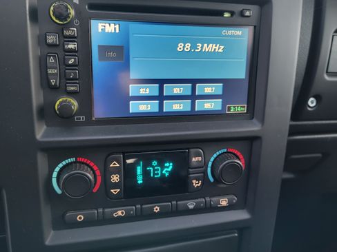 Used 2005 HUMMER H2 w/ Preferred Equipment Group image 15