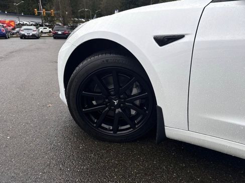 Used 2023 Tesla Model 3 Standard Range image 4